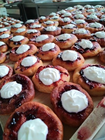 bavorské vdolečky s tvarohem a marmeládou